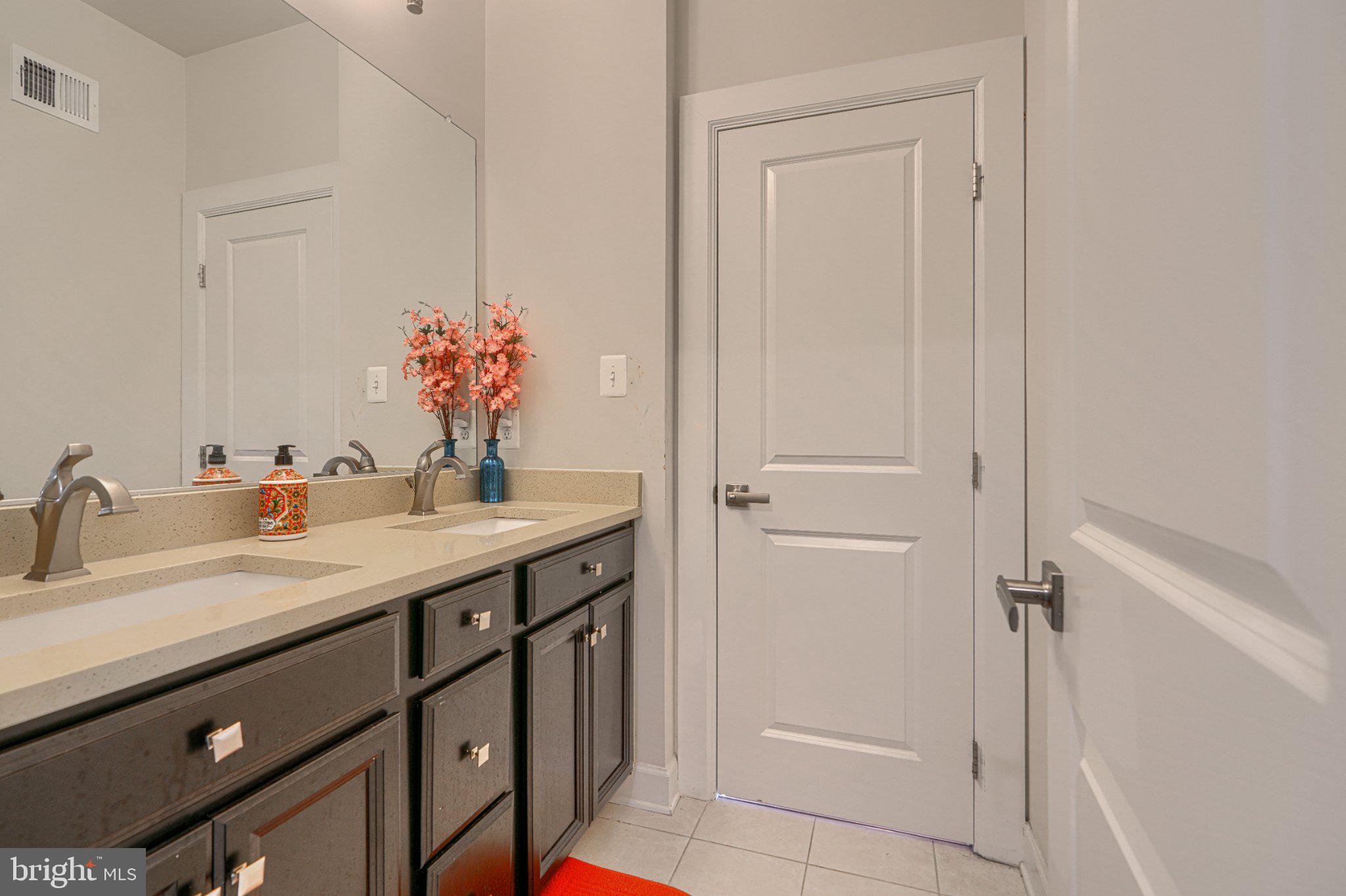LAKE LINGANORE WOODRIDGE - Residential