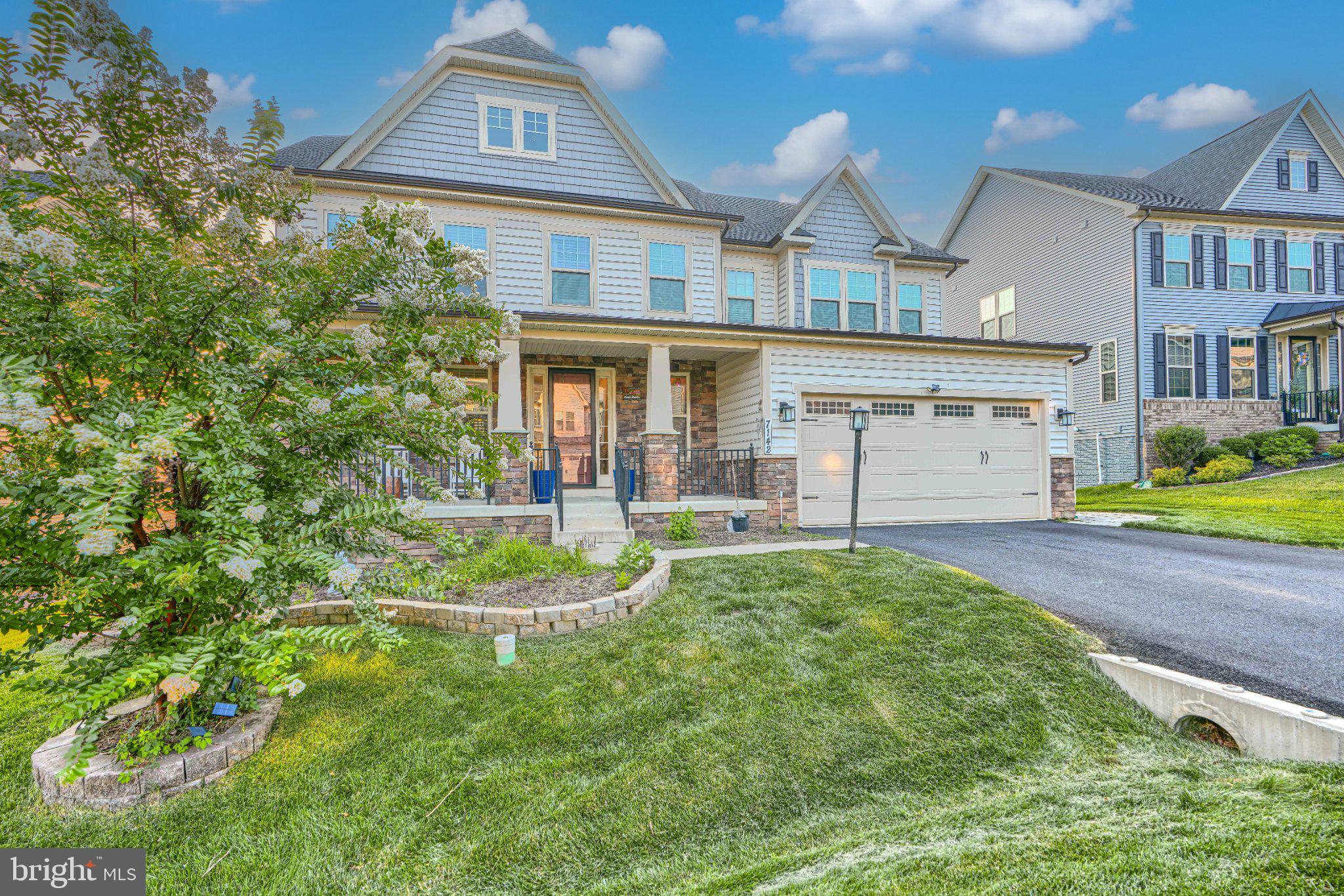 LAKE LINGANORE WOODRIDGE - Residential