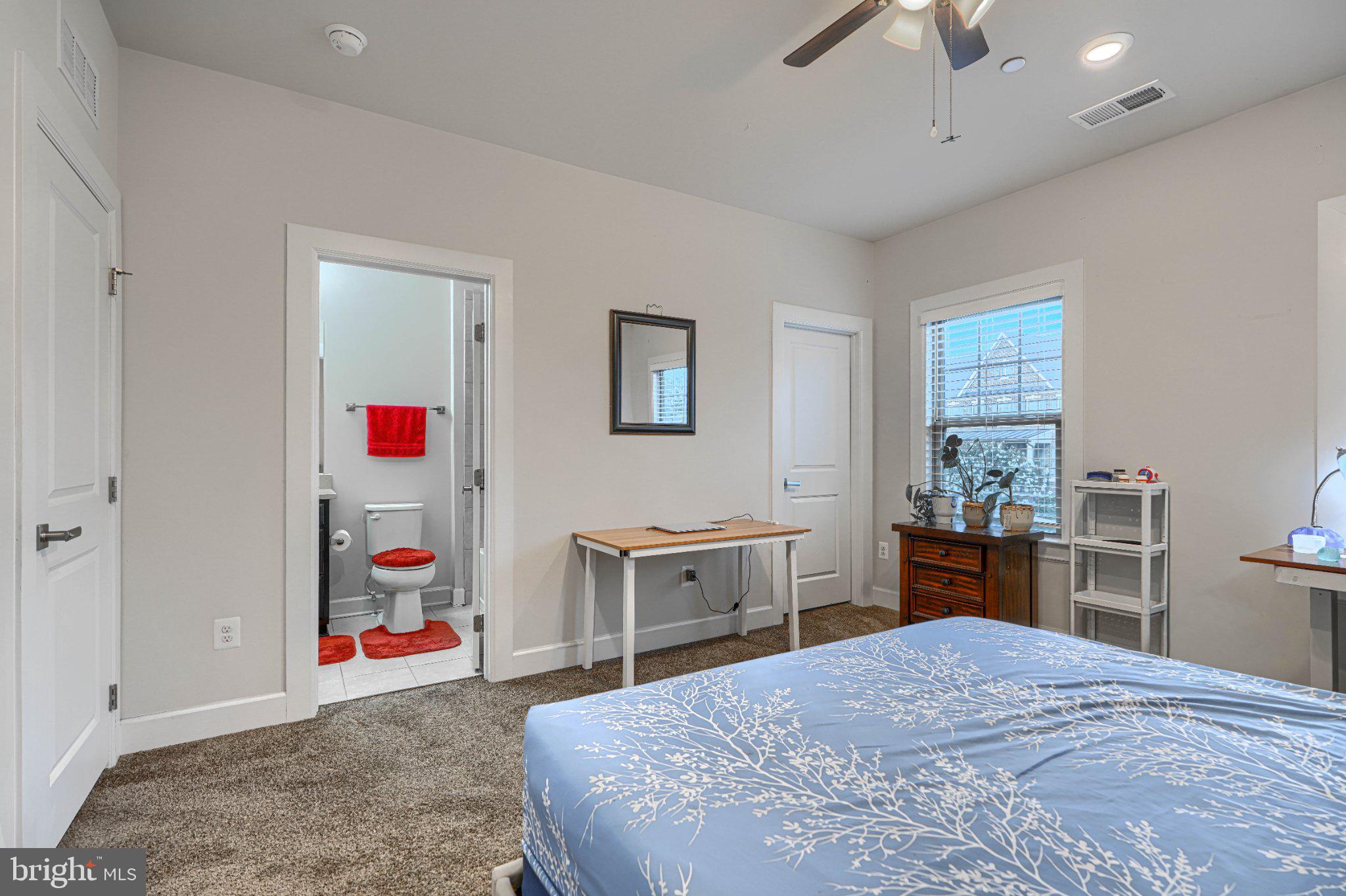 LAKE LINGANORE WOODRIDGE - Residential