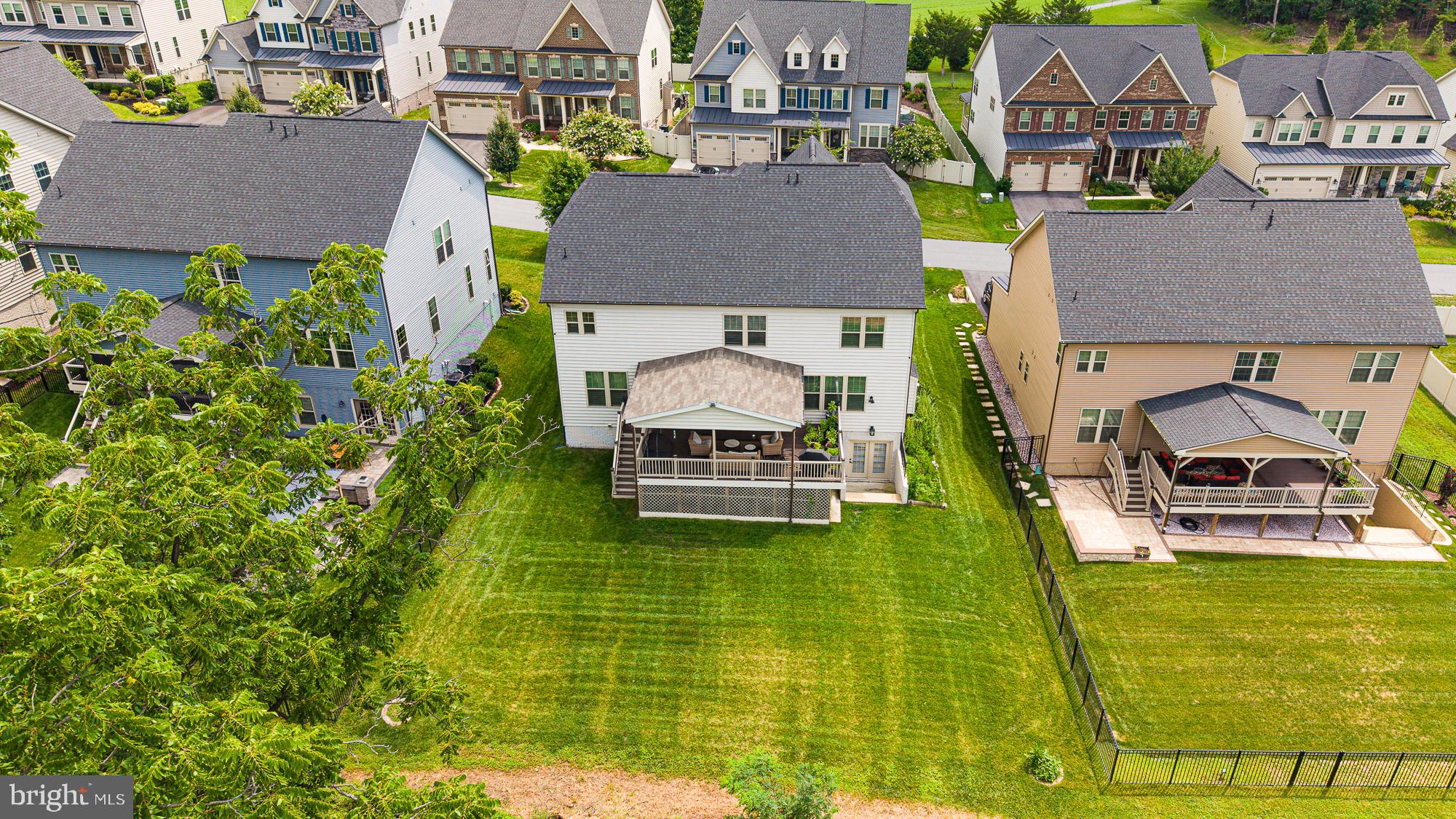 LAKE LINGANORE WOODRIDGE - Residential