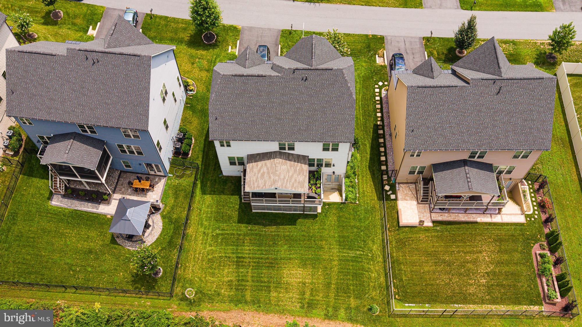 LAKE LINGANORE WOODRIDGE - Residential