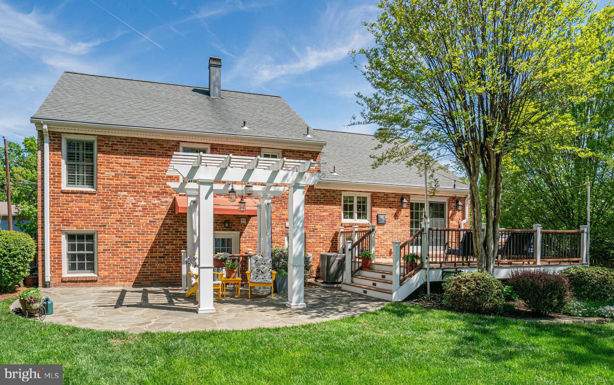 BUCKNELL MANOR - Residential