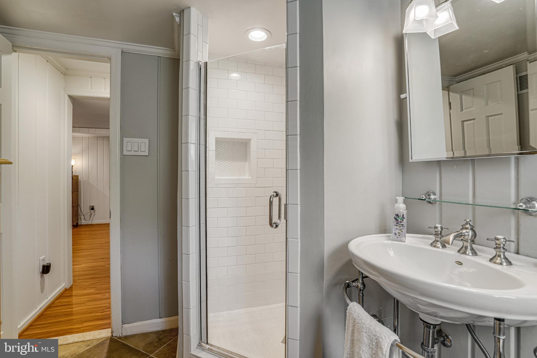 BUCKNELL MANOR - Residential
