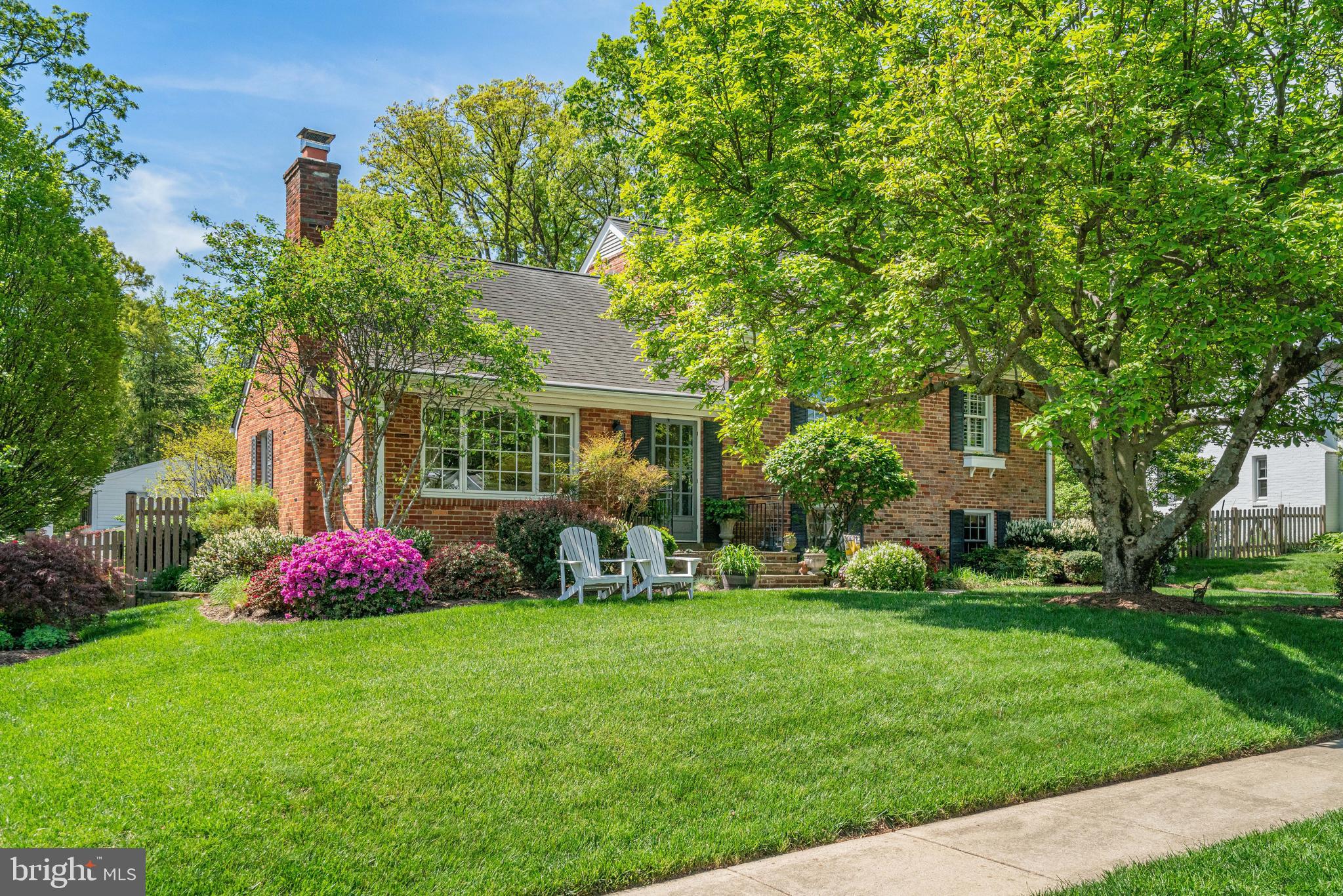 BUCKNELL MANOR - Residential