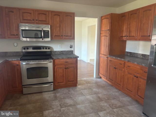 TWIN CREEKS DR - Residential