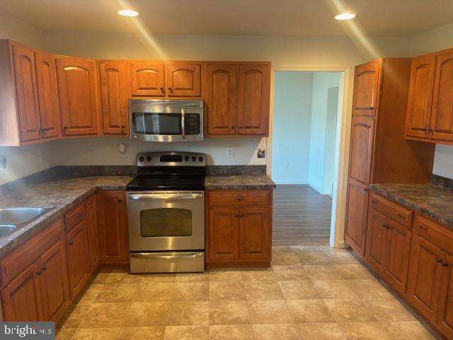 TWIN CREEKS DR - Residential