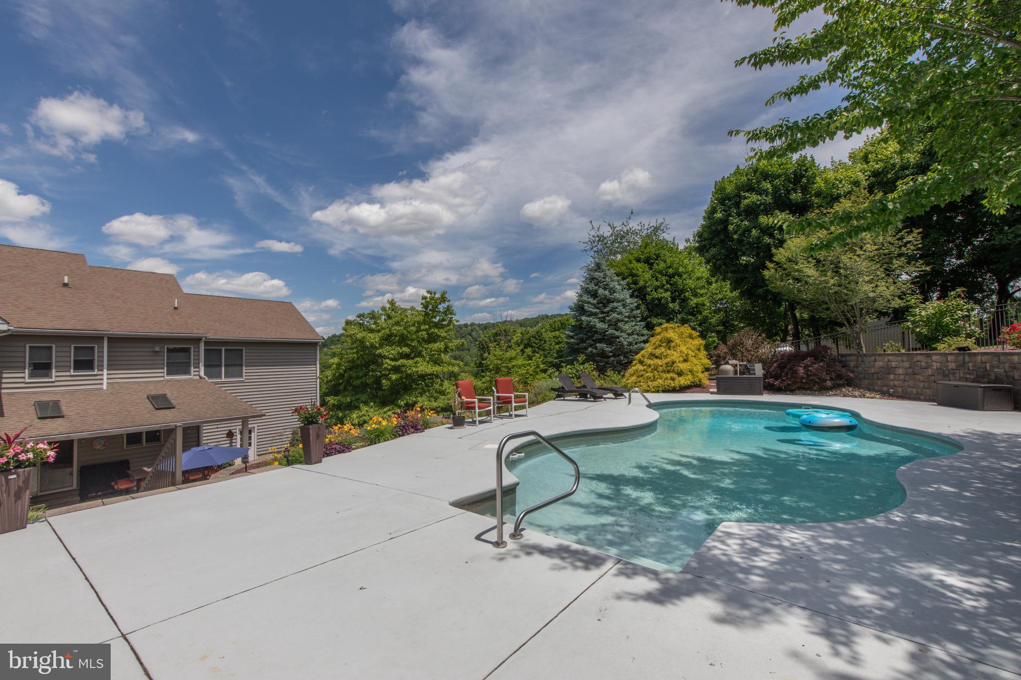 CAL-STAN ESTATES - Residential