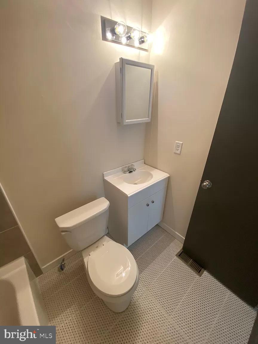 PHILADELPHIA (WEST) - Residential Lease