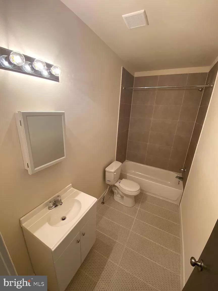 PHILADELPHIA (WEST) - Residential Lease