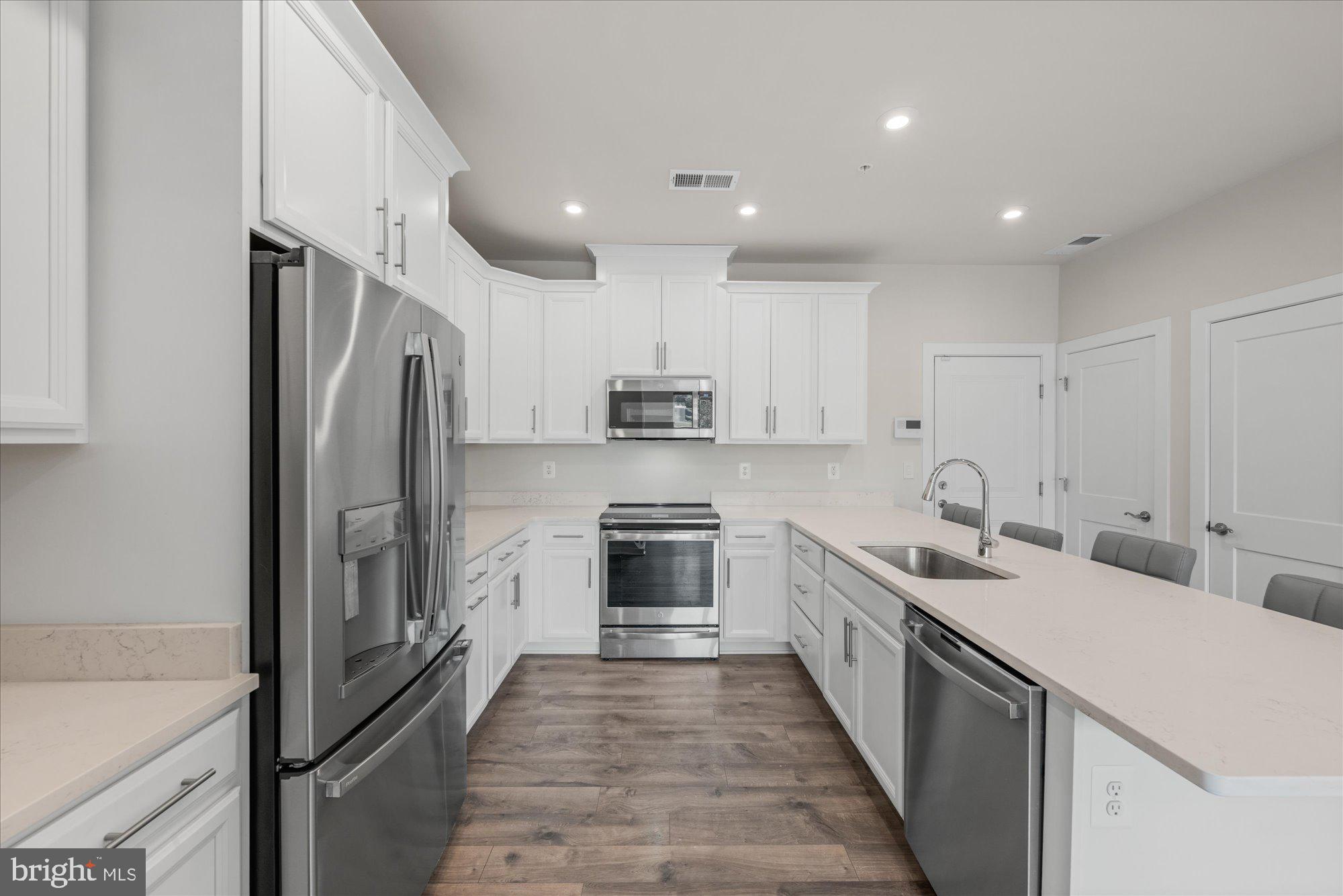 ASHBROOK PLACE - Residential