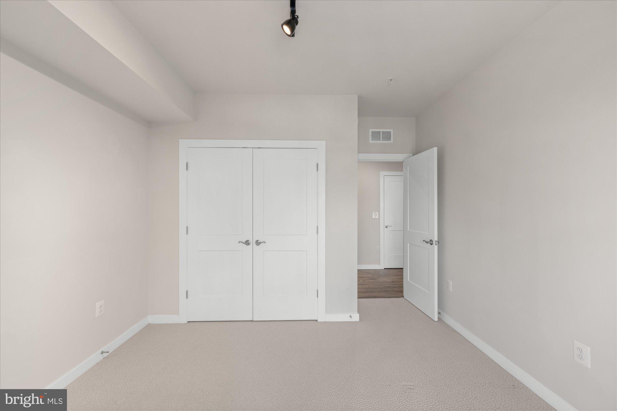 ASHBROOK PLACE - Residential