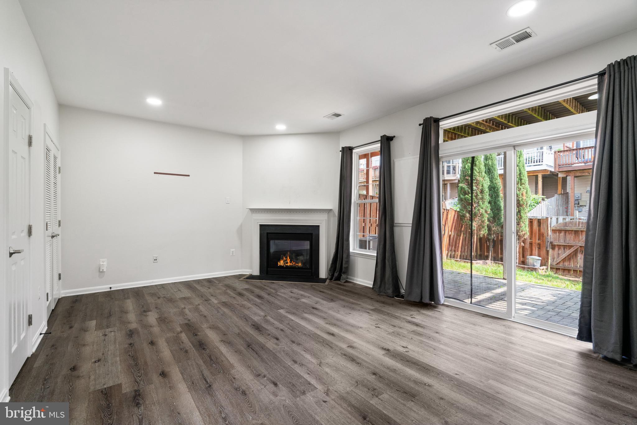 POTOMAC STATION - Residential