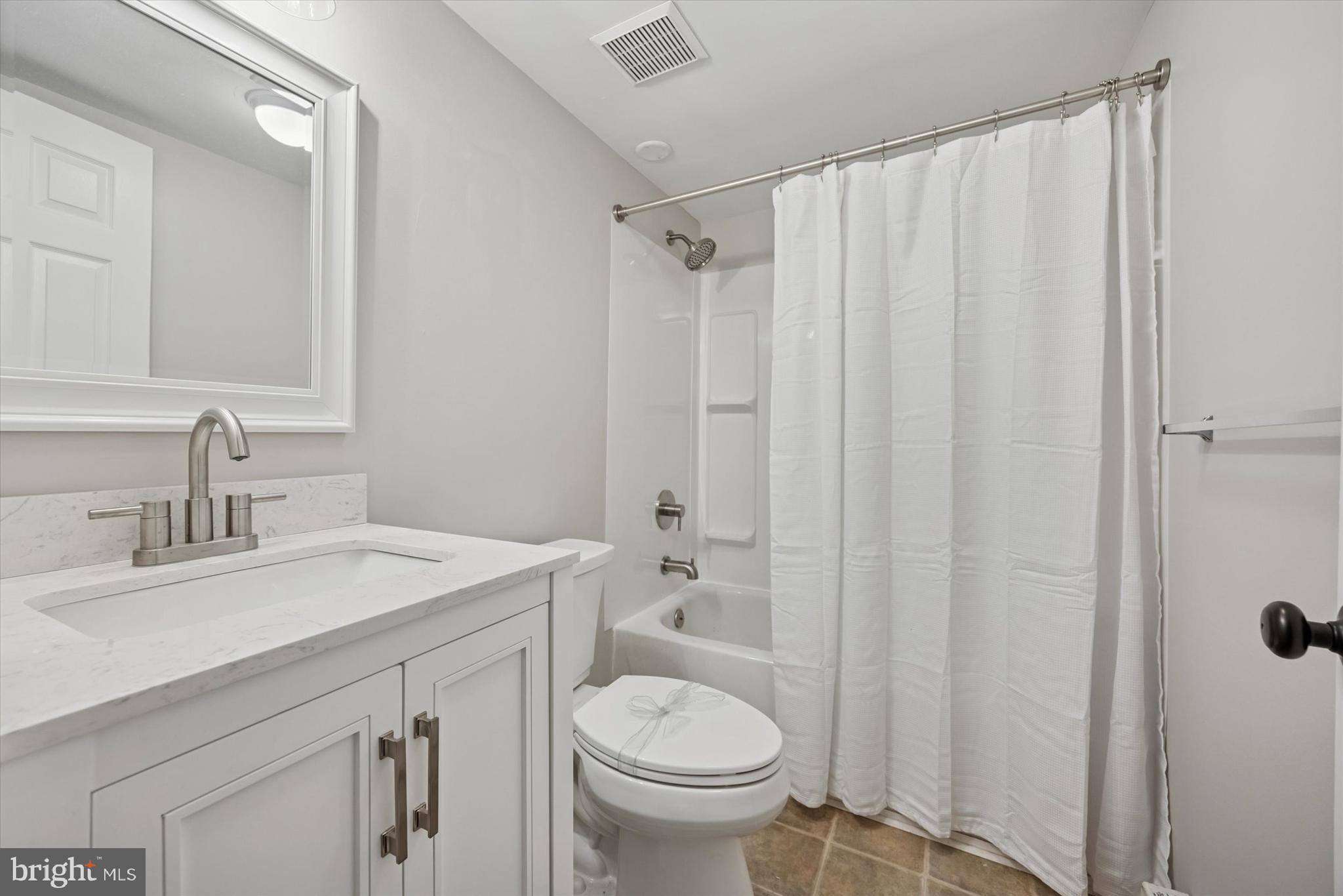 NEWARK OAKS - Residential