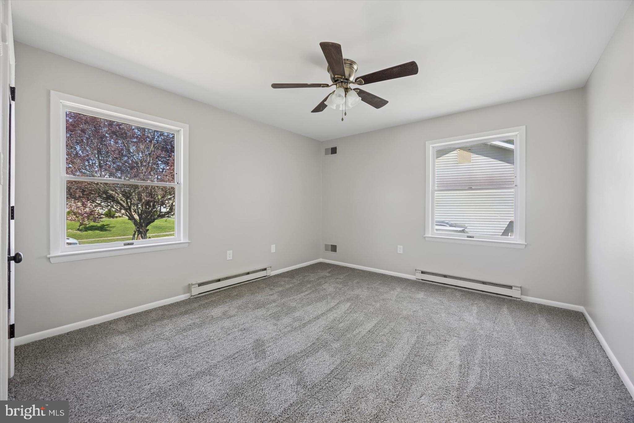 NEWARK OAKS - Residential