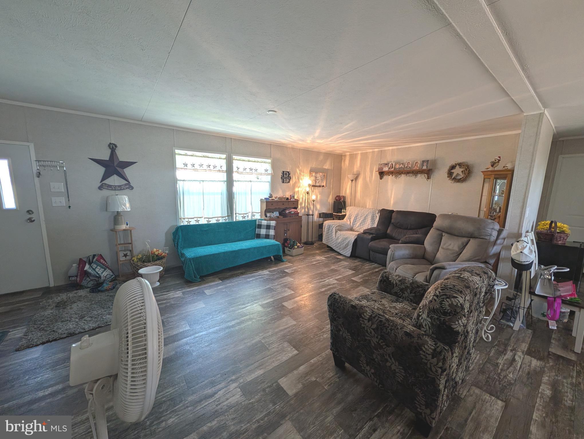 MELODYLAKESCNTRYCLUB - Residential