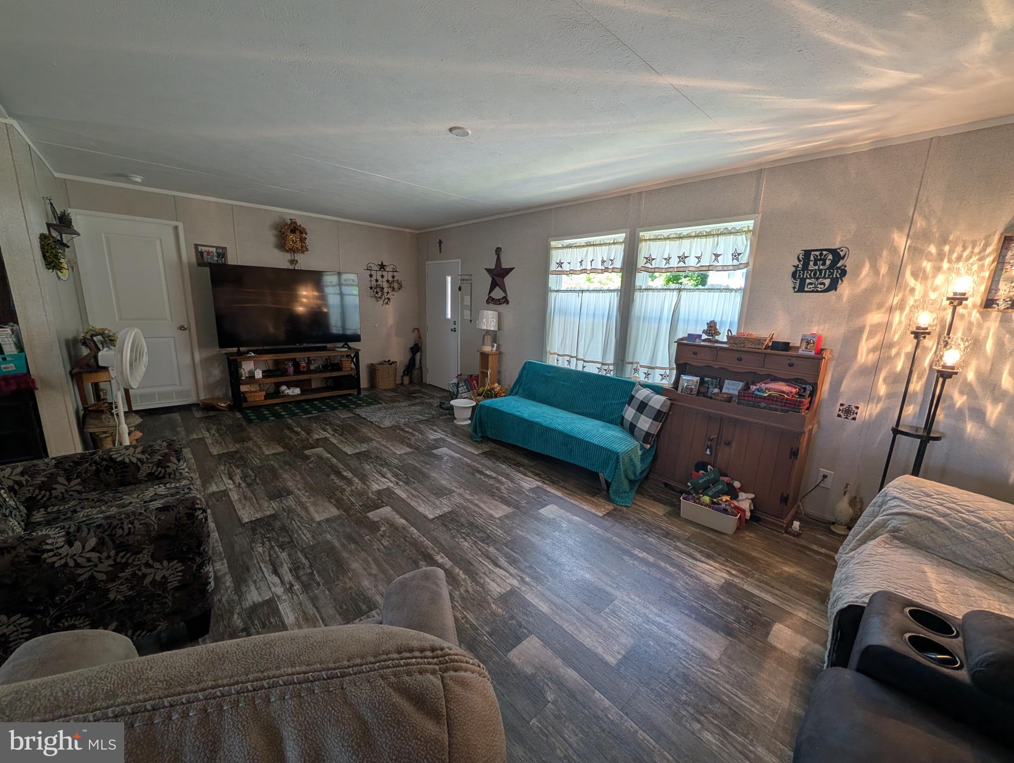 MELODYLAKESCNTRYCLUB - Residential