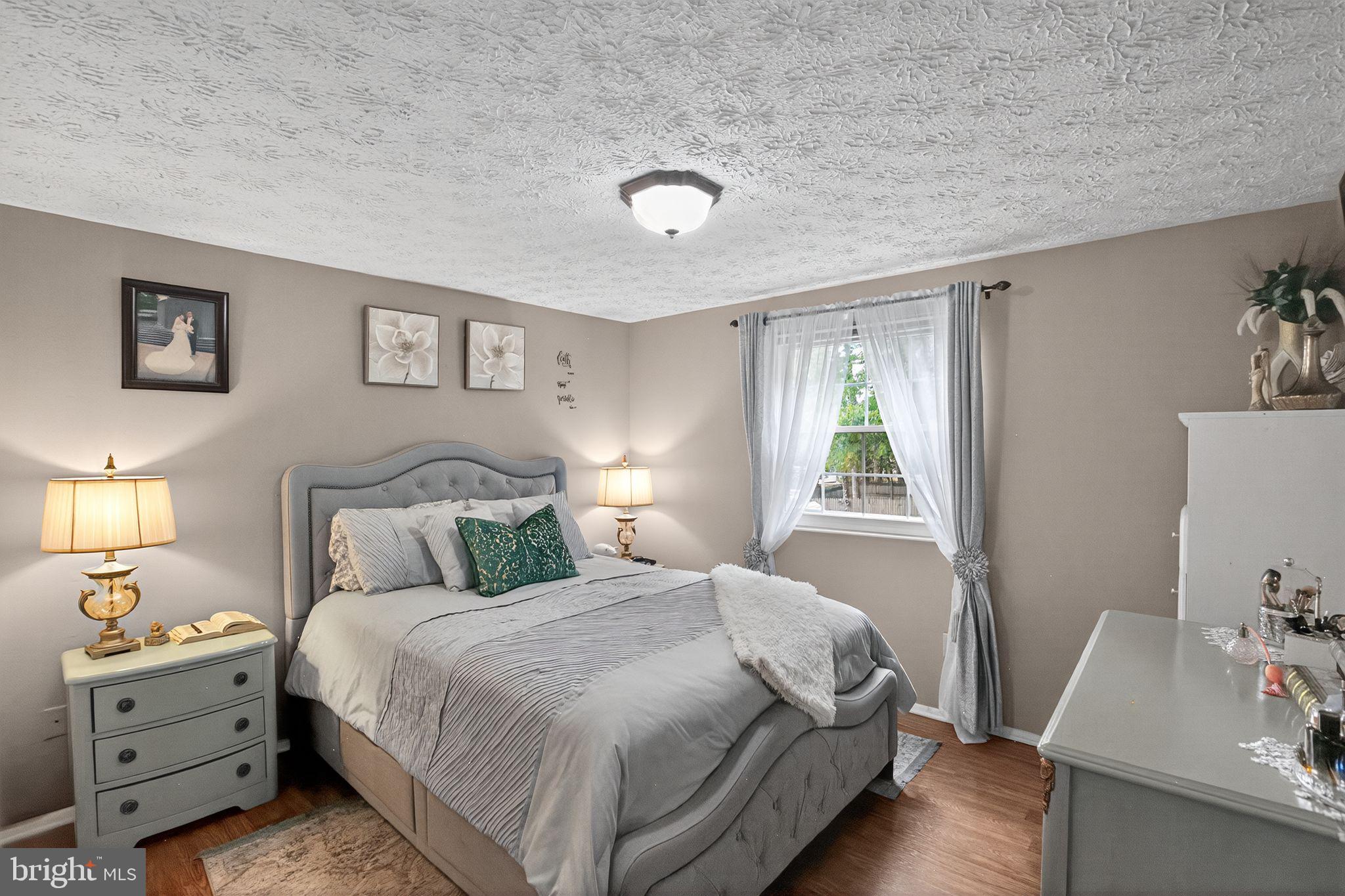 NEWINGTON FOREST - Residential