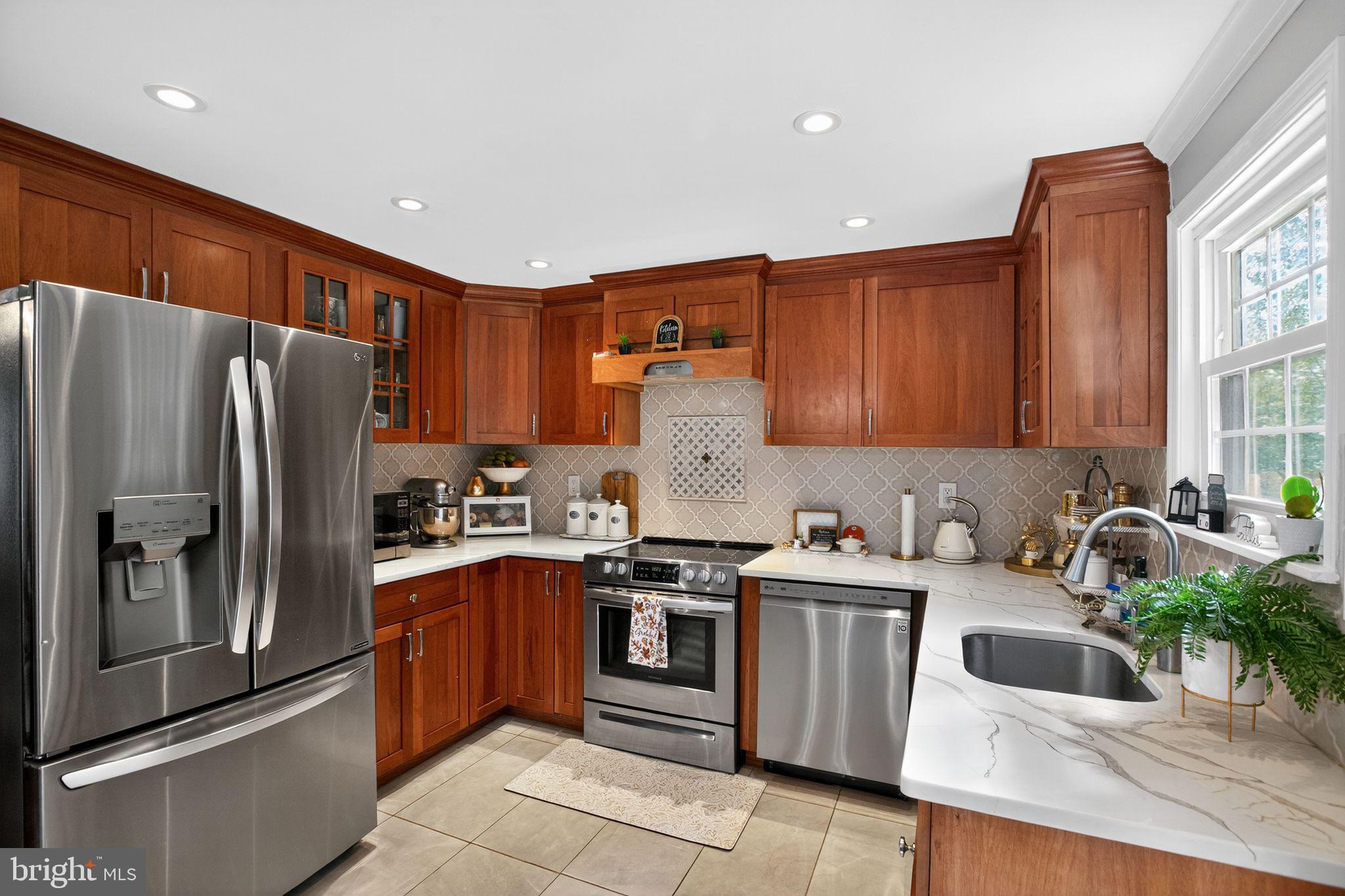 NEWINGTON FOREST - Residential