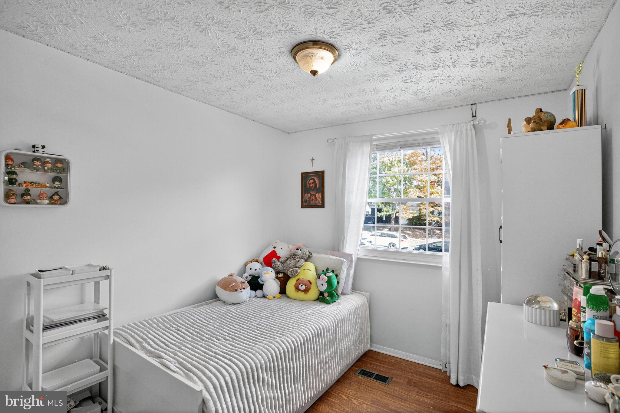 NEWINGTON FOREST - Residential