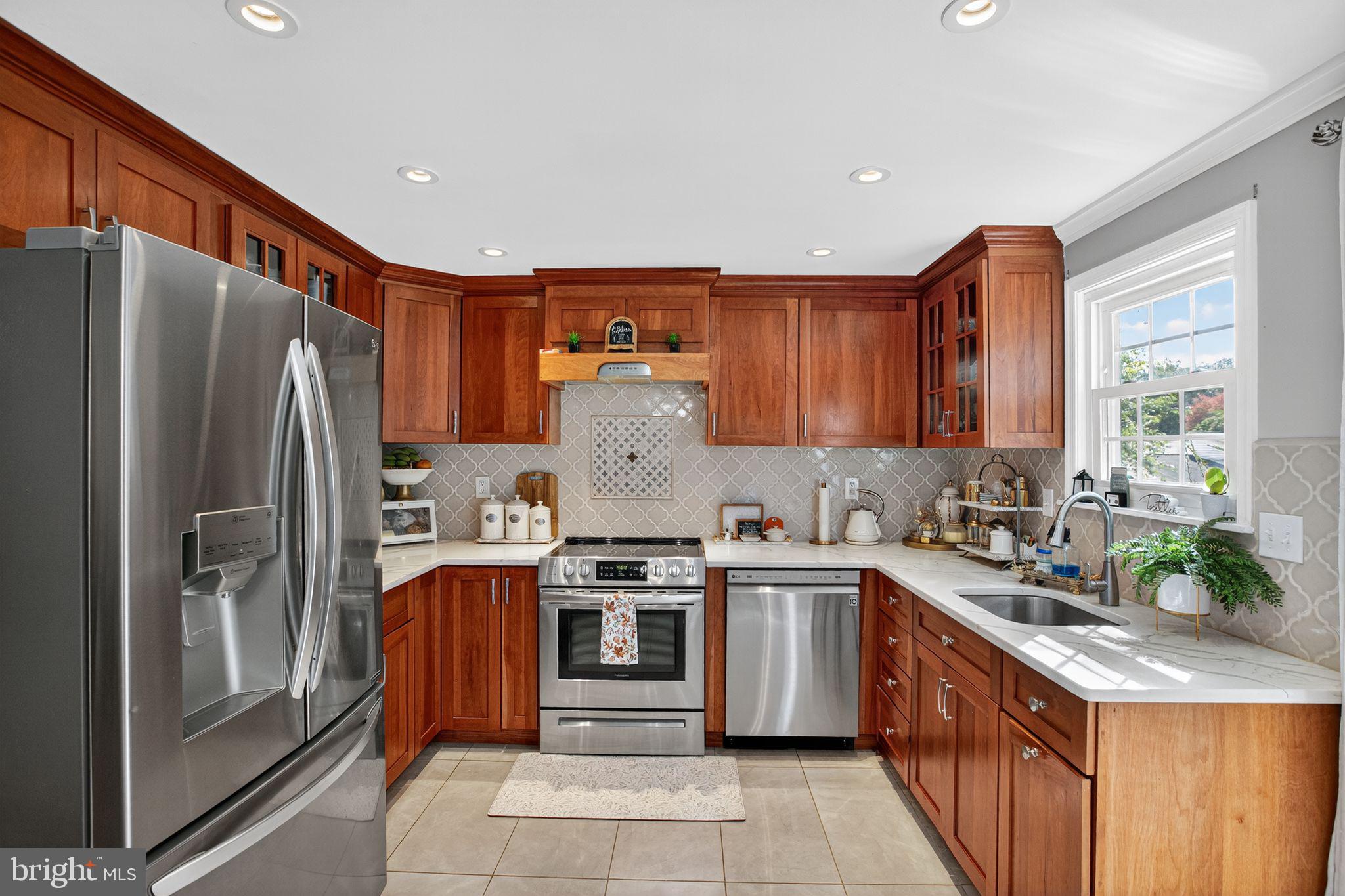 NEWINGTON FOREST - Residential