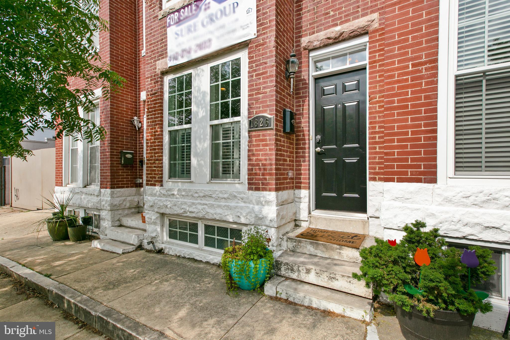 BEAUTIFUL 13+ FT WIDE HOME LOCATED IN SOUGHT-AFTER RIVERSIDE PARK NOW AVAILABLE. OVERSIZED ALLEY WITH 2 CAR OFF-STREET PARKING PAD. GLISTENING HARDWOODS CASCADE THROUGHOUT. ENJOY CUSTOM GRAY CABINETRY, UPGRADED TRIM, AND PAINT, IMPORTED TILE, GRANITE COUNTERTOPS, SS APPLIANCES IN DESIGNER CHEF'S KITCHEN. LOADS OF NATURAL LIGHT. FINISHED LOWER LEVEL. HIGH CEILINGS. TONS OF STORAGE. WALK-IN SHOWERS. WALK-IN CLOSETS. EXPOSED BRICK. MAIN LEVEL HALF BATH. SECOND-LEVEL LAUNDRY. SPACIOUS 3 BEDROOMS WITH 2.5 BATHROOMS WITH GORGEOUS MASTER SUITE WITH DUAL CLOSETS. INTERNAL STAIRCASE LEADS TO EXPANSIVE DOUBLE-SIZED ROOF DECK FOR ENTERTAINING WITH STUNNING VIEWS. CLOSE PROXIMITY TO RETAIL SHOPPING, LOCAL DINING, RIVERSIDE PARK, STADIUMS, AND ALL MAJOR HIGHWAYS. SCHEDULE A PRIVATE TOUR TODAY. 1-YEAR HOME WARRANTY INCLUDED.