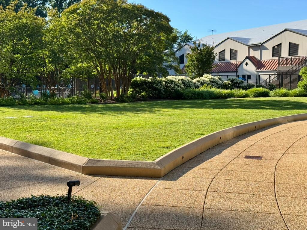 REGENCY AT MCLEAN - Residential