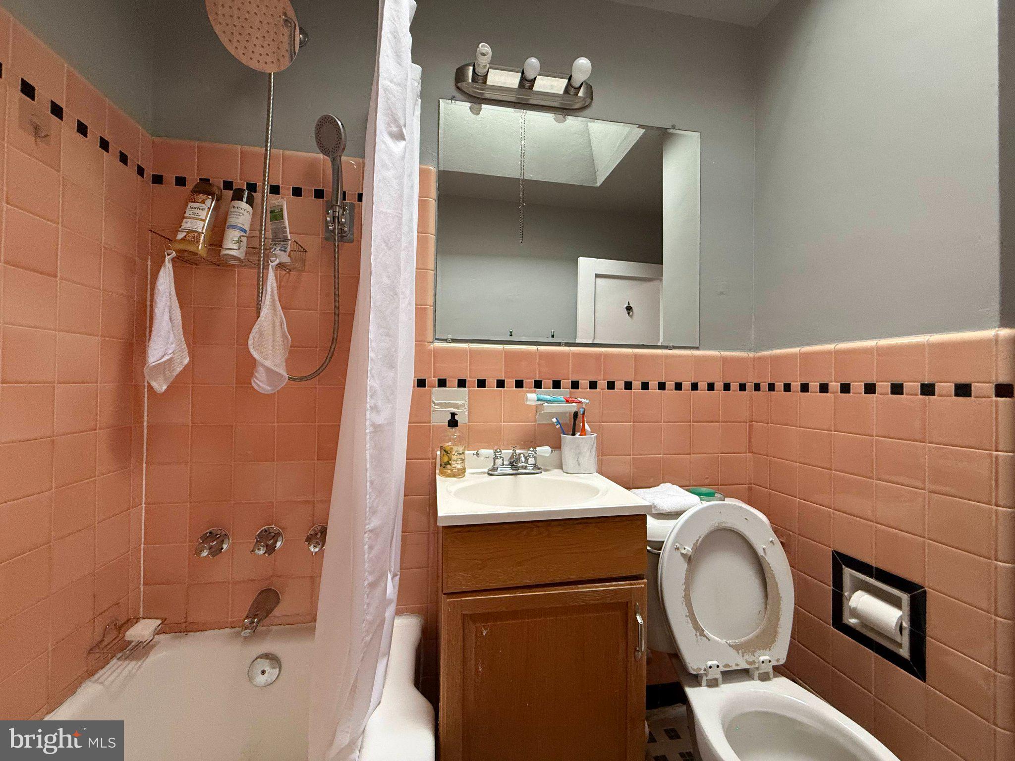 PHILADELPHIA (NORTHEAST) - Residential