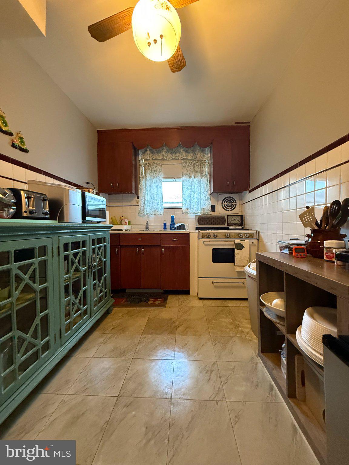 PHILADELPHIA (NORTHEAST) - Residential