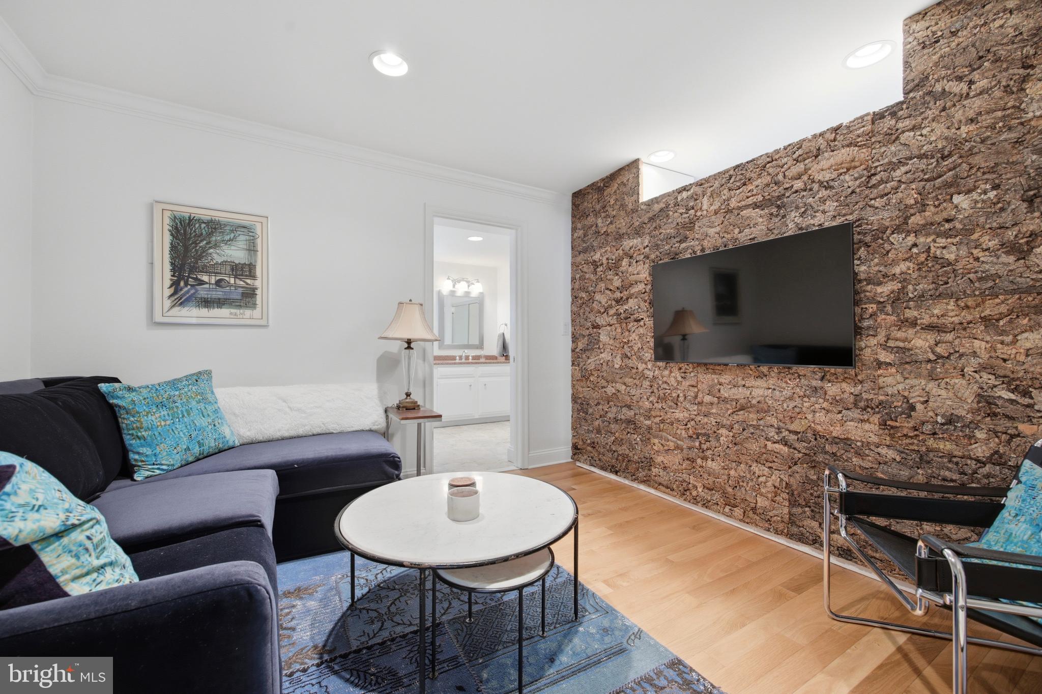 ROSEDALE - Residential