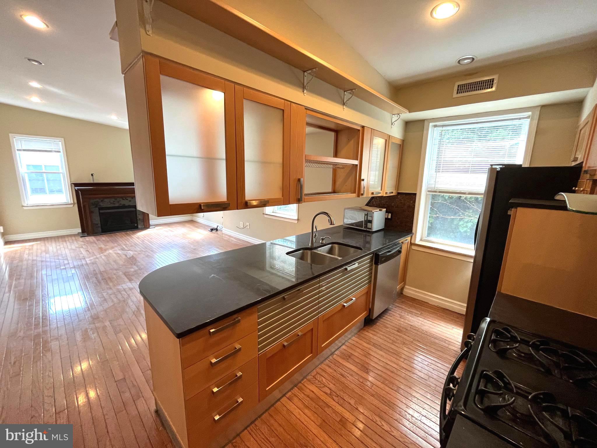 FAIRMOUNT - Residential Lease