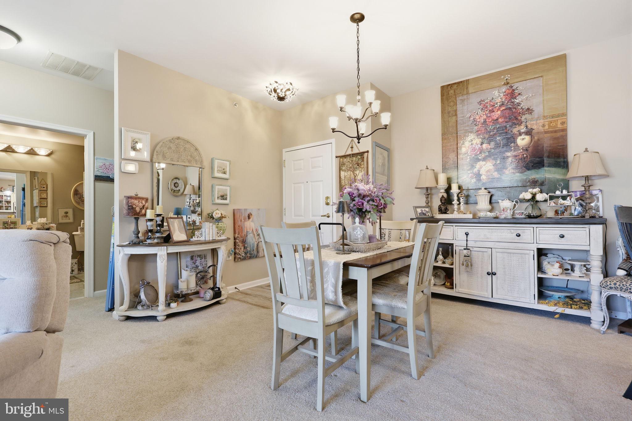 HERITAGE CR ESTS - Residential
