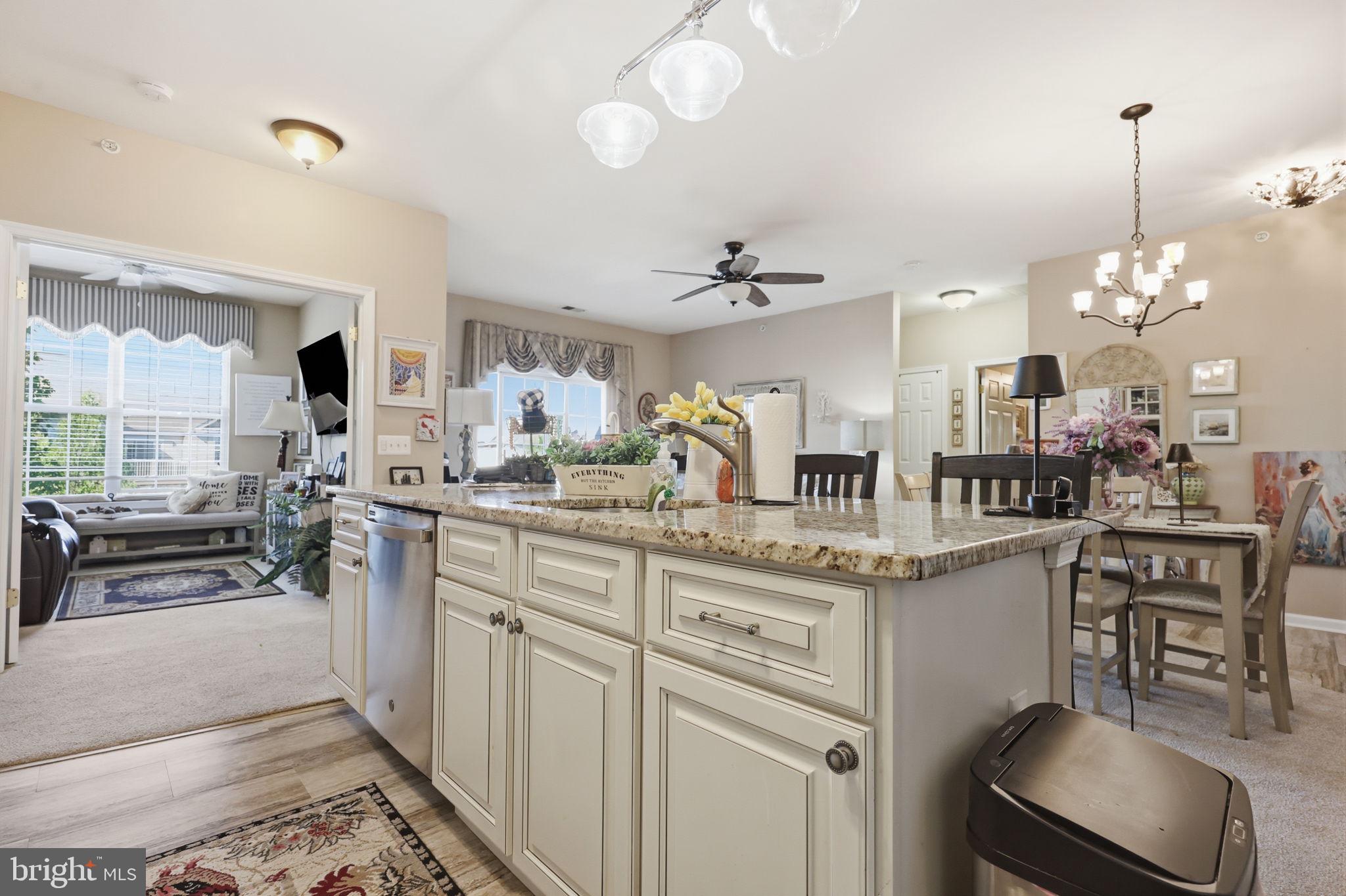 HERITAGE CR ESTS - Residential