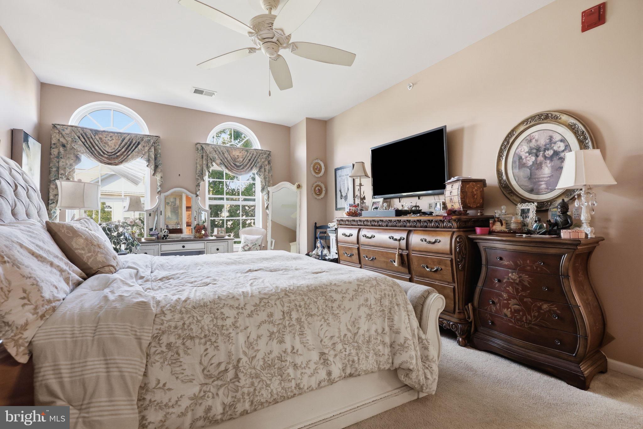 HERITAGE CR ESTS - Residential