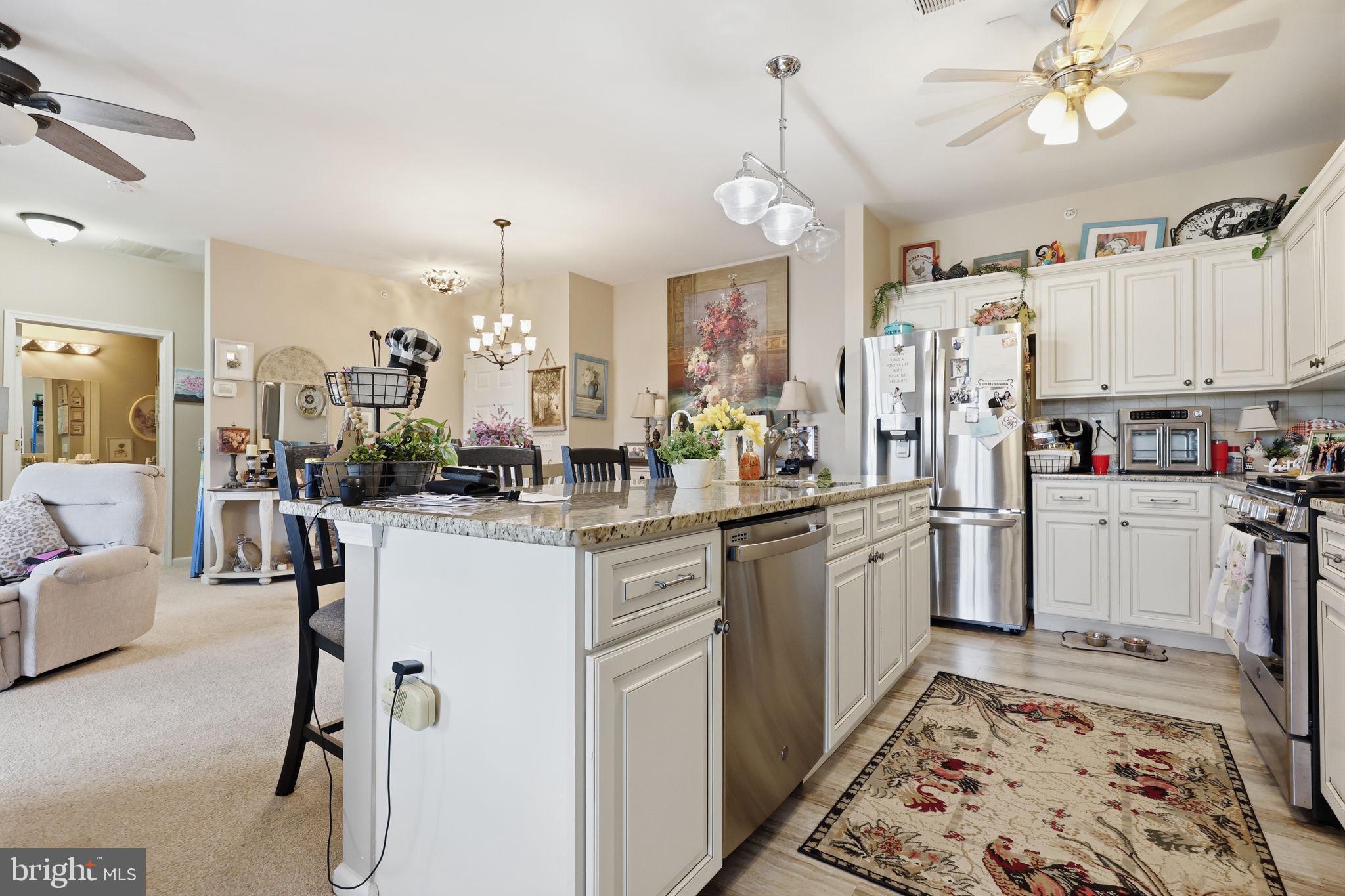 HERITAGE CR ESTS - Residential