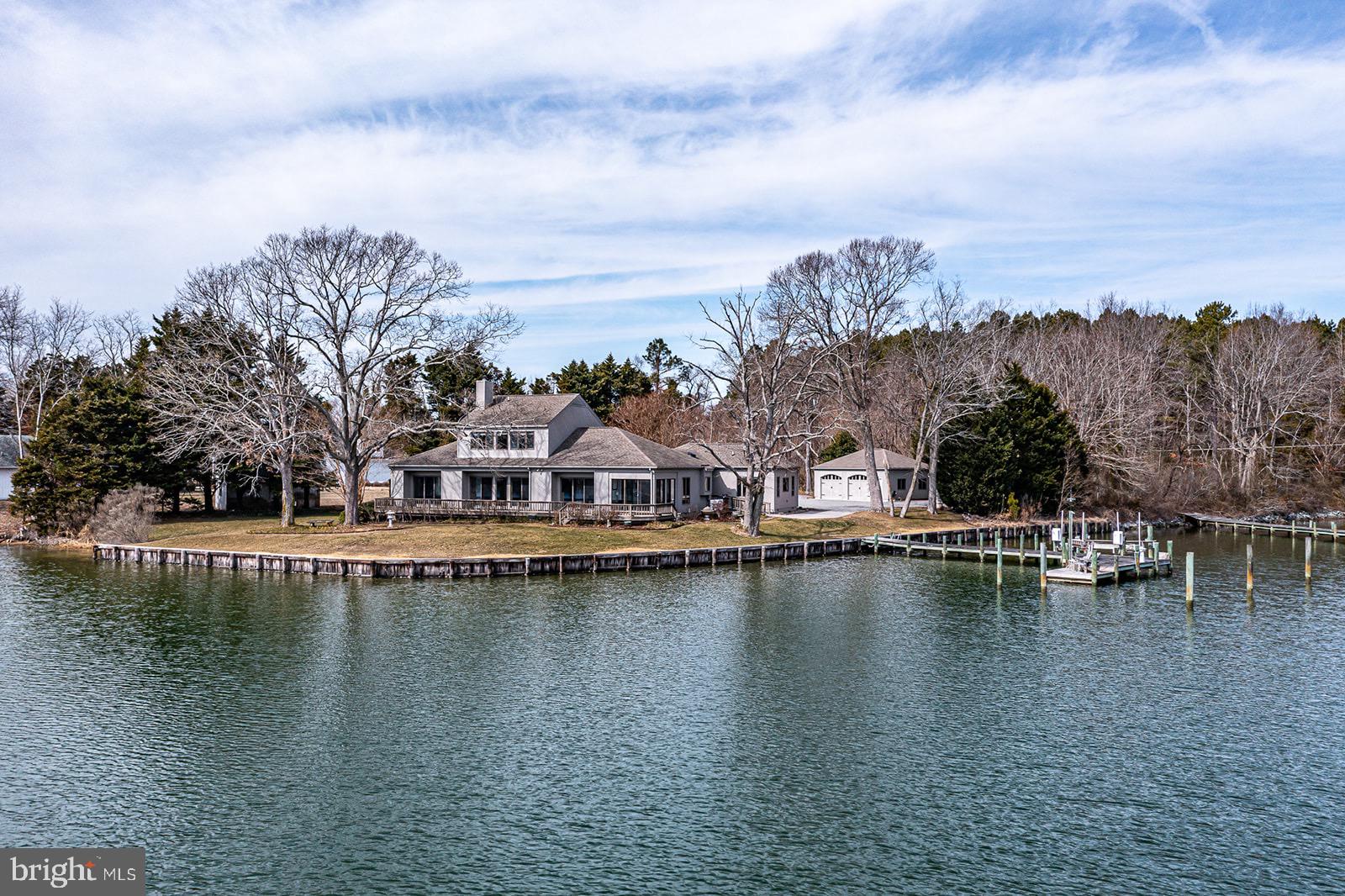 INDIAN CREEK ESTATE - Residential