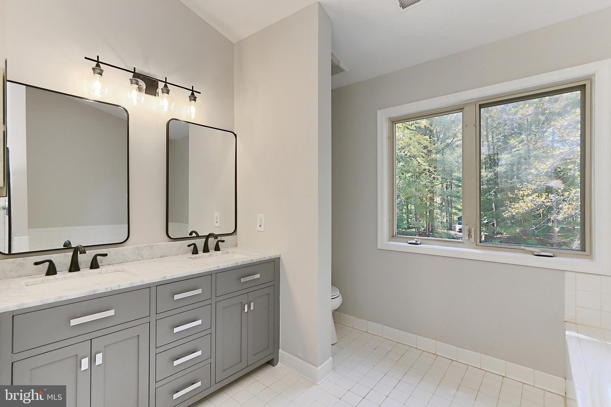 OCCOQUAN FOREST - Residential