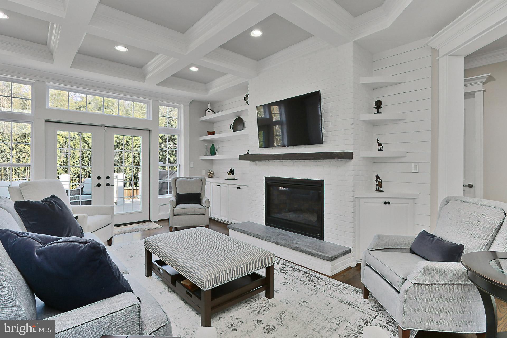 VIENNA WOODS - Residential