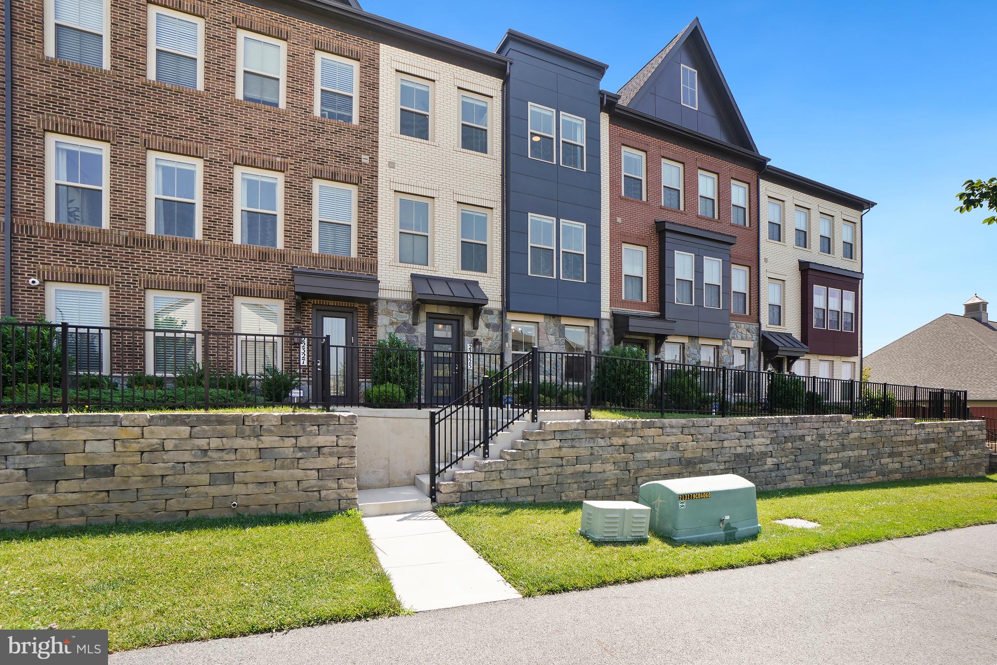 SHOWINGS START FRIDAY JULY 3.     Elevator!  No homes directly behind this town home affords great views from the deck, and with more square footage, accessibility  than most in the area.  Additional, off-street  parking directly behind this row of 4 townhomes.