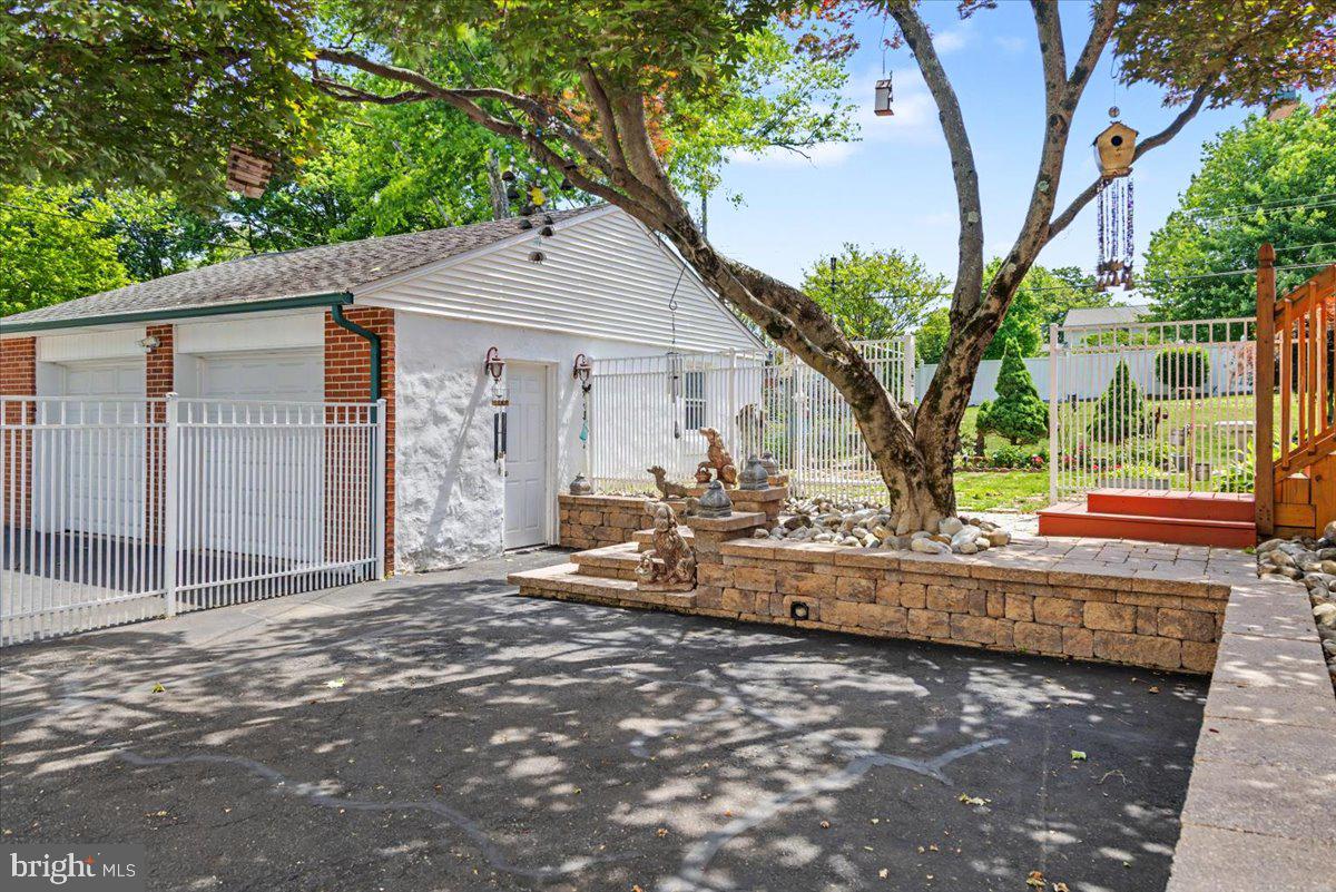 HOLLAND FARMS - Residential