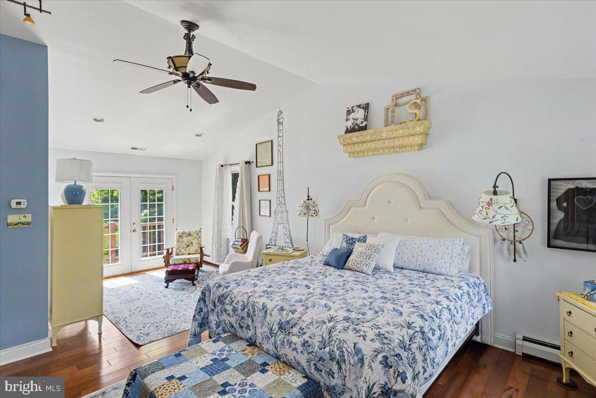 HOLLAND FARMS - Residential