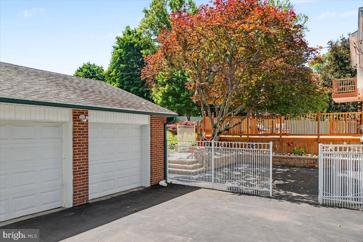HOLLAND FARMS - Residential