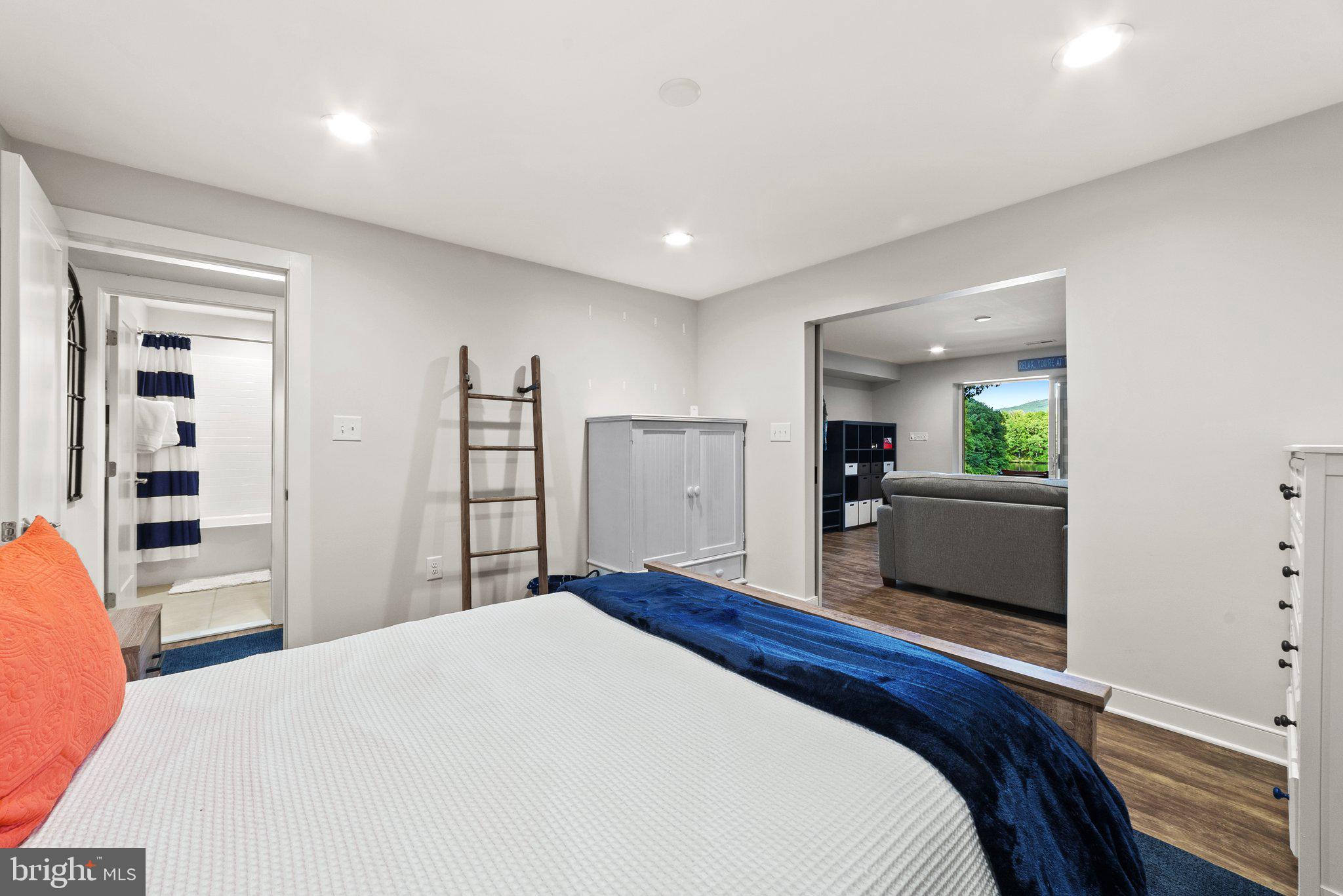 SHANNONDALE - Residential