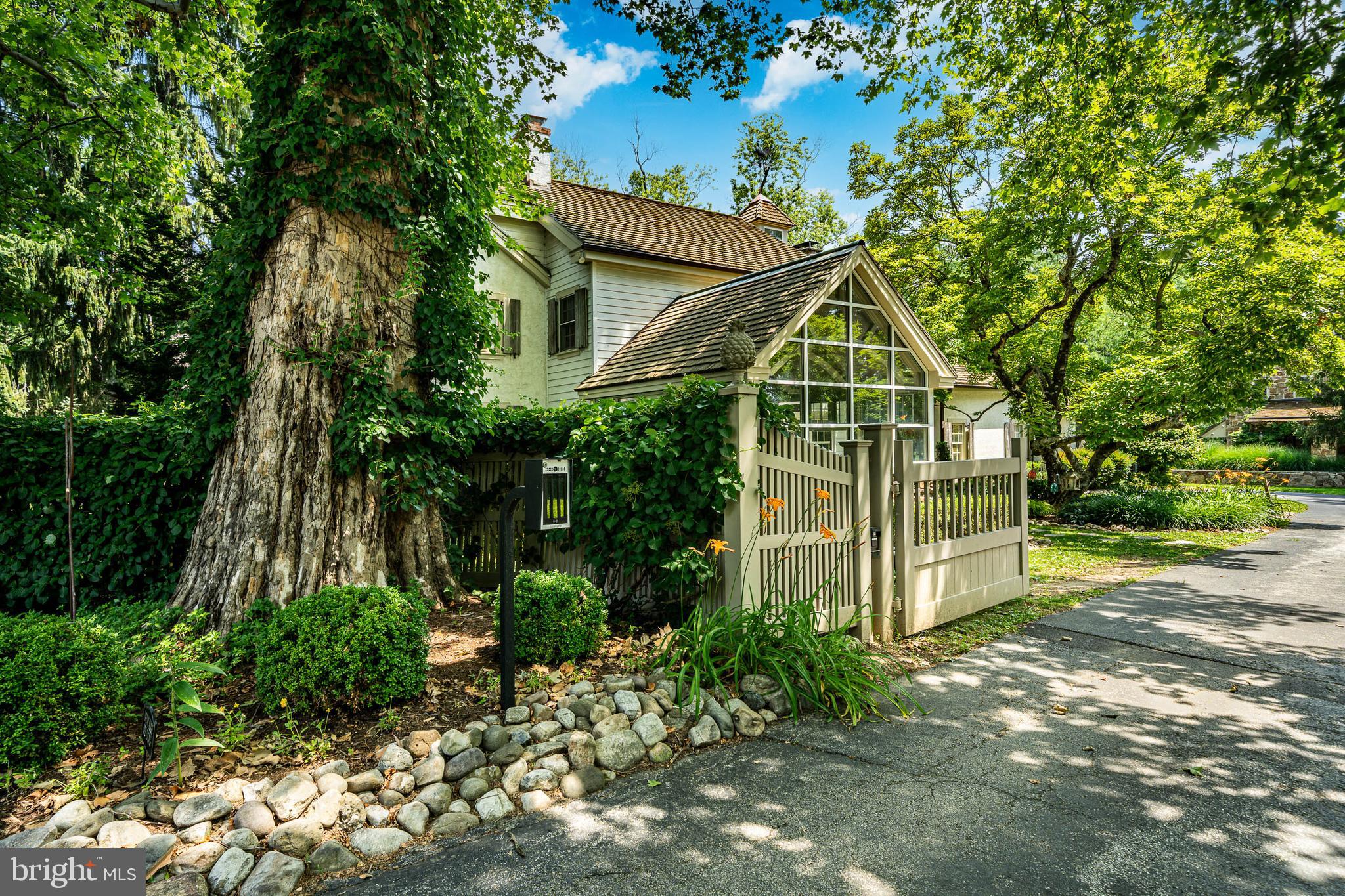 RADNOR HUNT - Residential