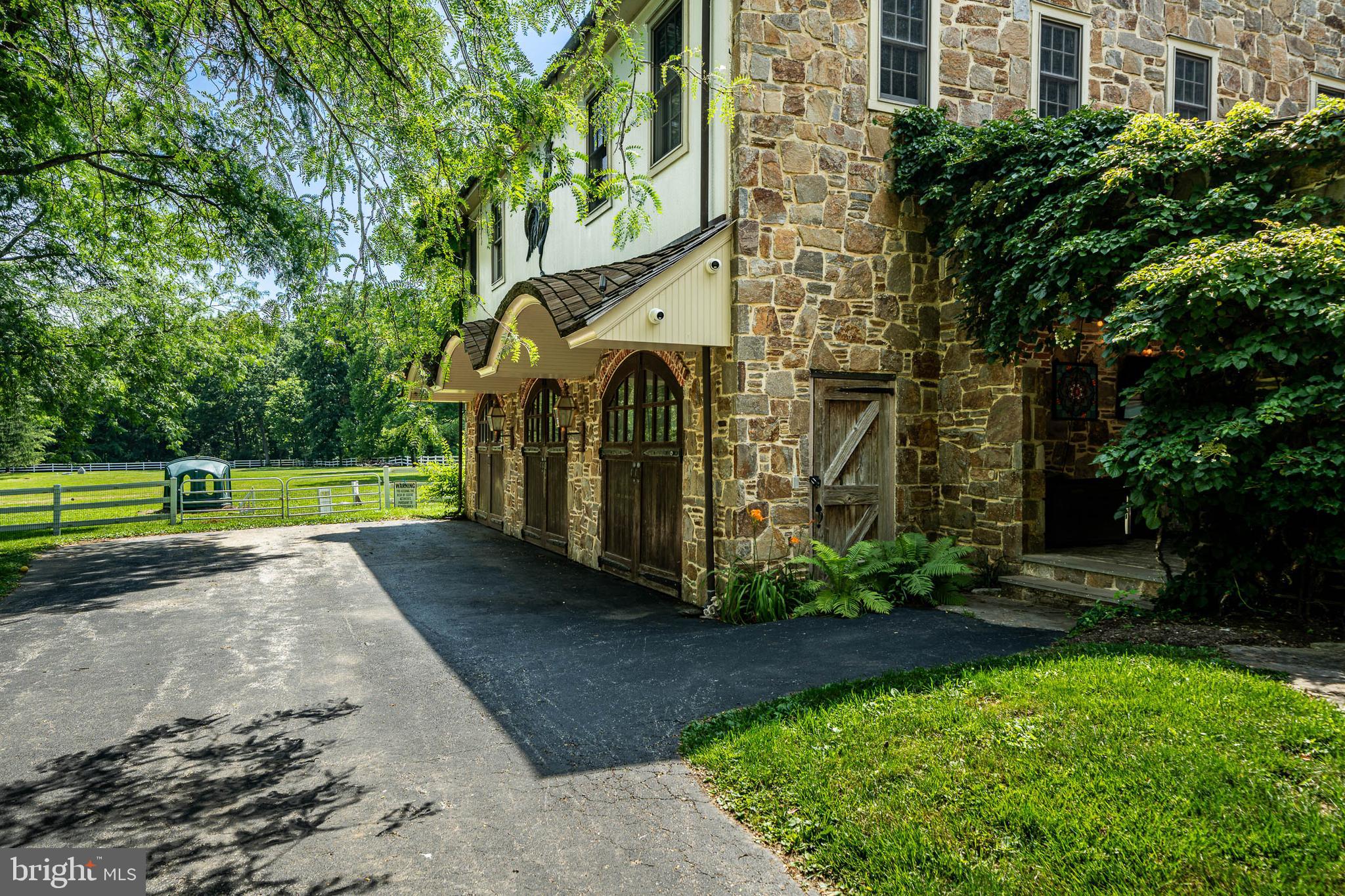 RADNOR HUNT - Residential