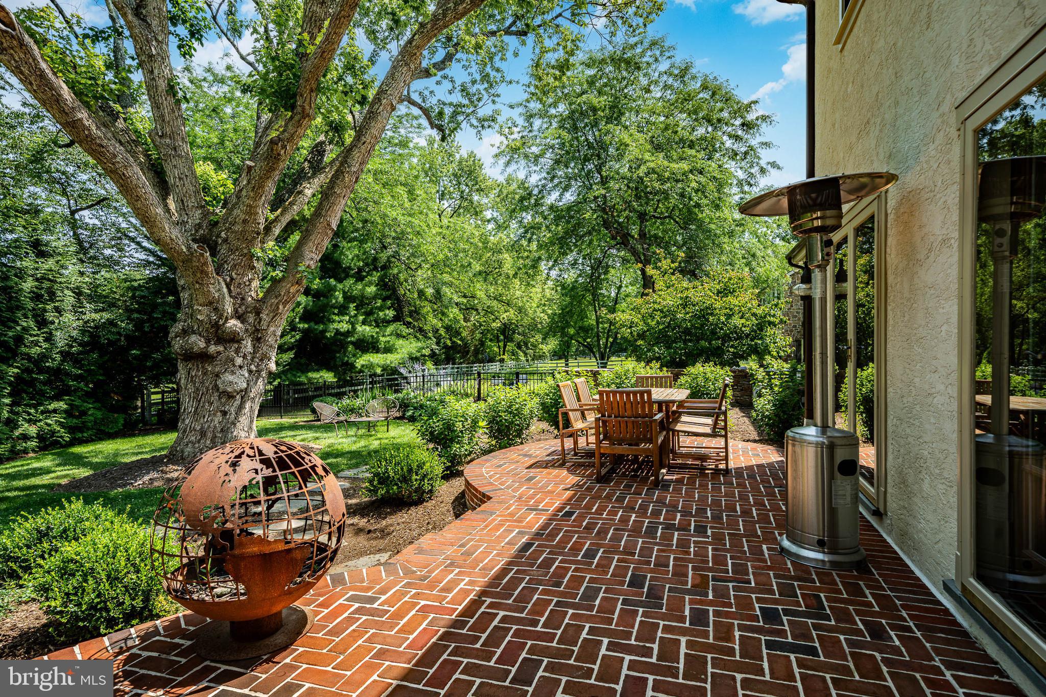 RADNOR HUNT - Residential