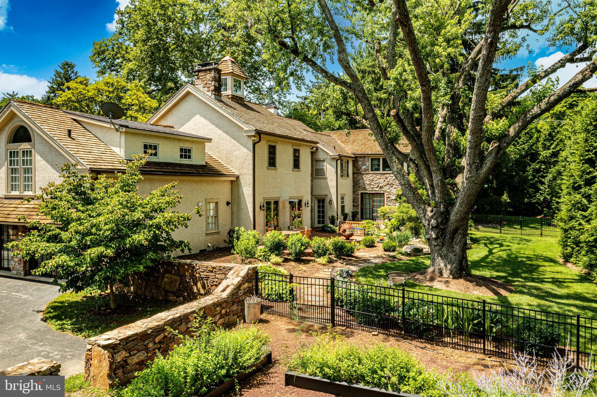 RADNOR HUNT - Residential