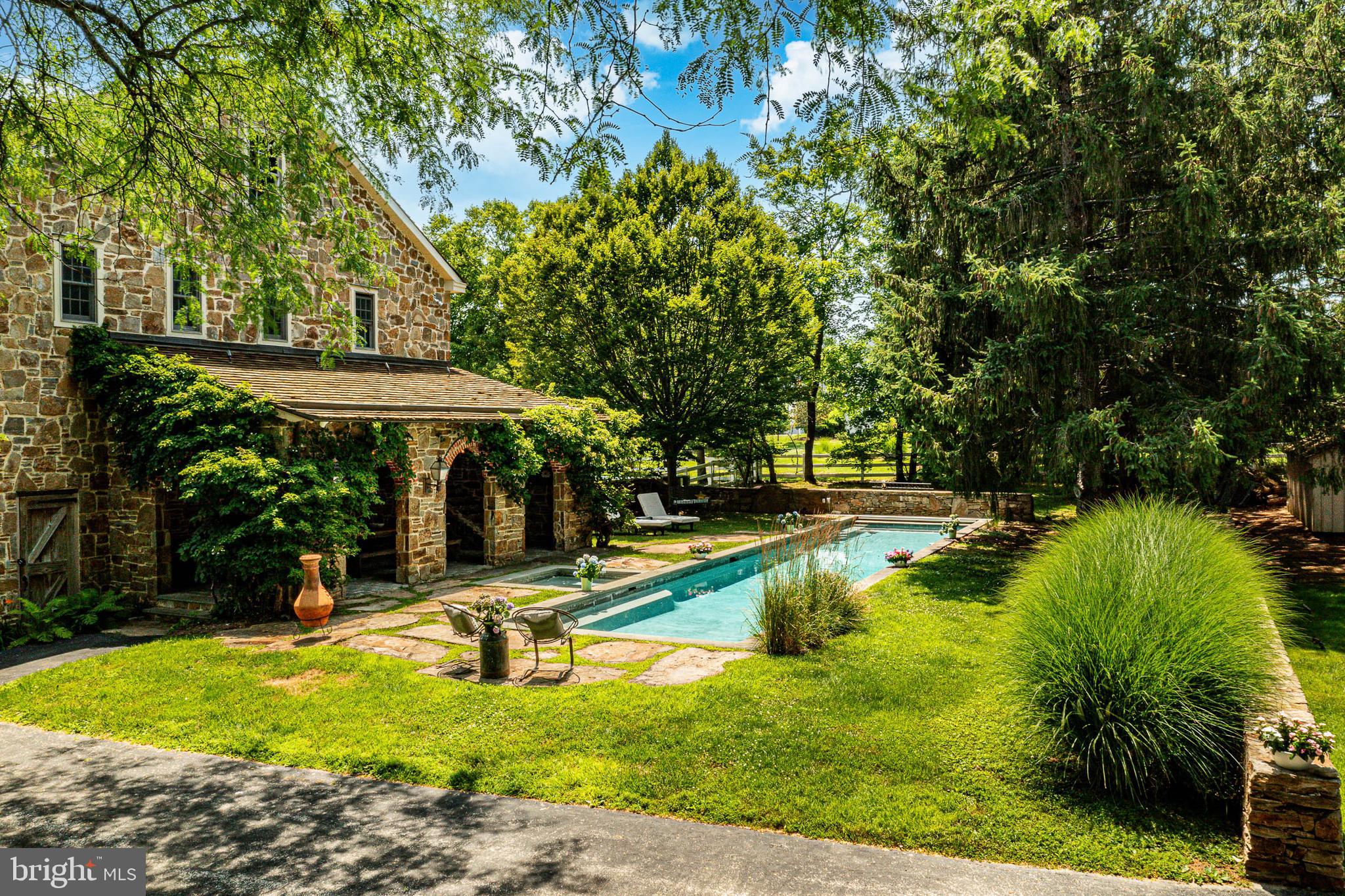 RADNOR HUNT - Residential