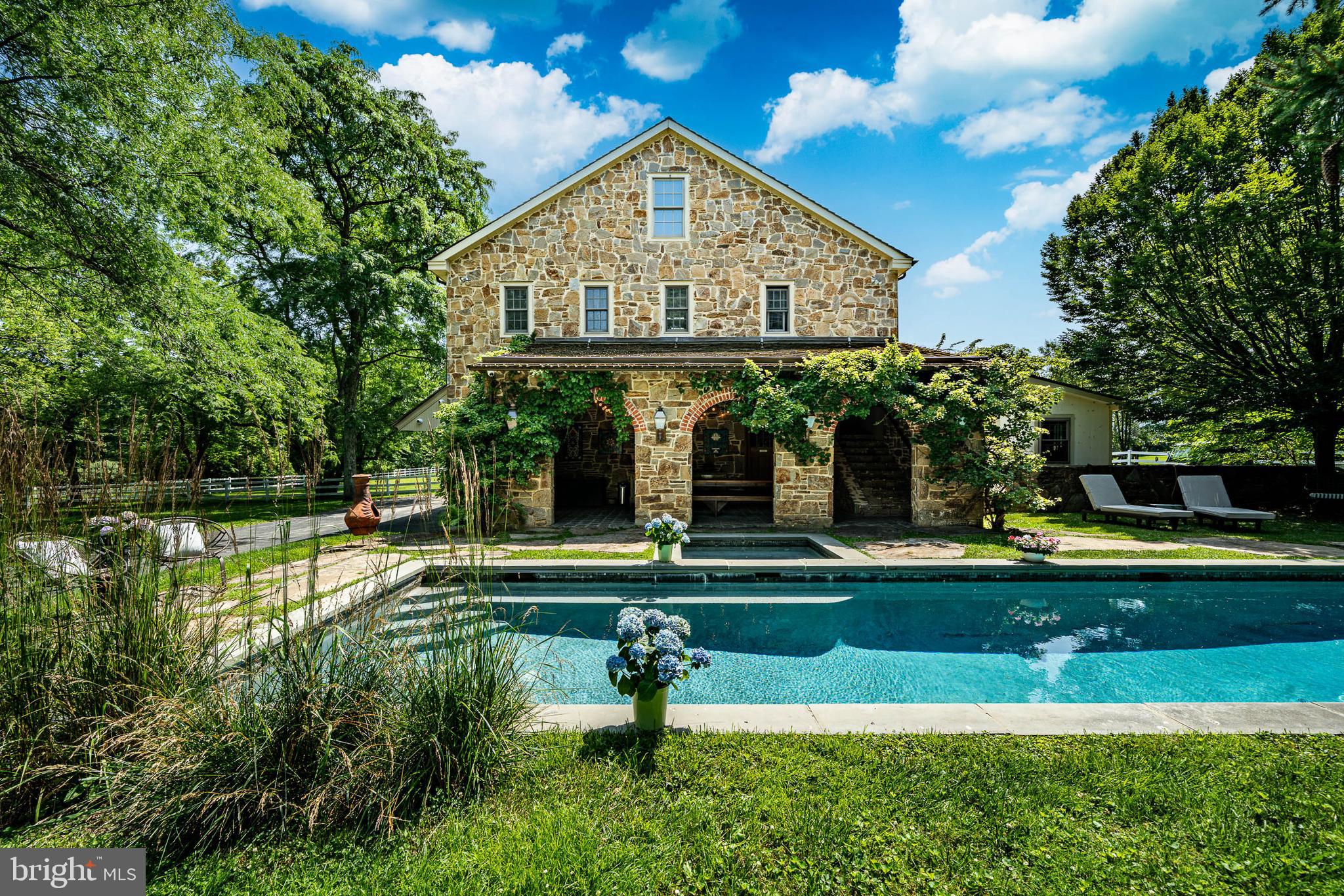 RADNOR HUNT - Residential