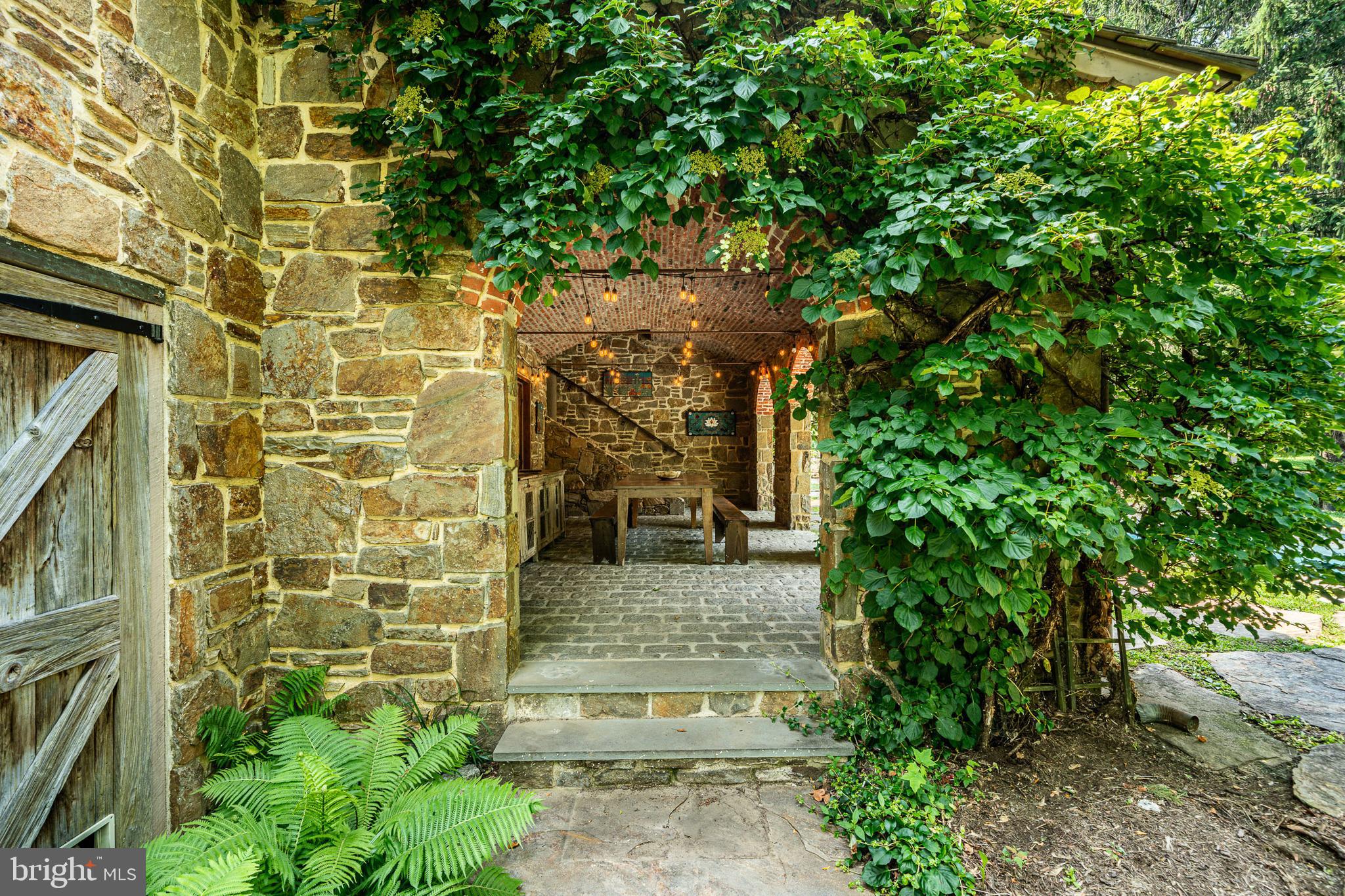 RADNOR HUNT - Residential