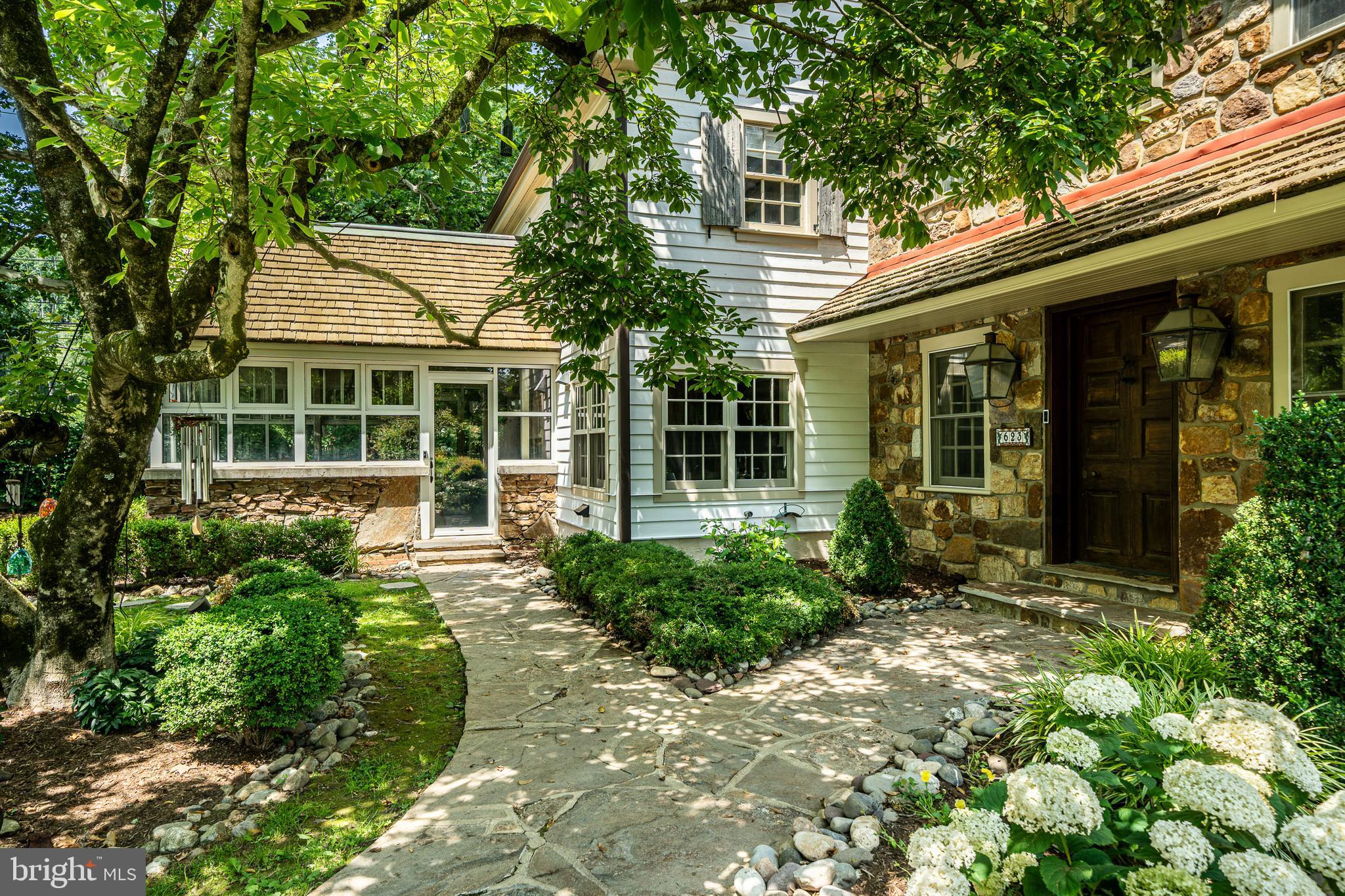 RADNOR HUNT - Residential